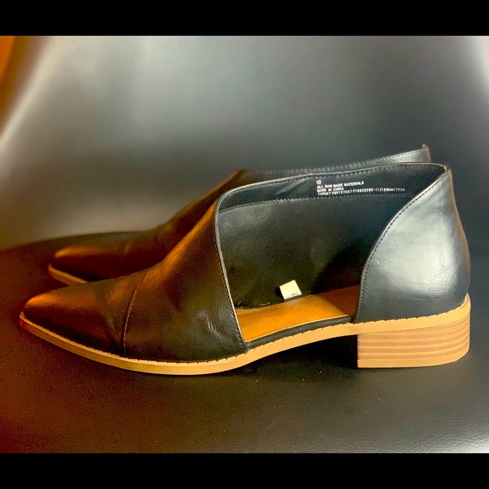 Cutout ankle booties